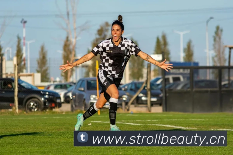 中国男足世界杯首秀：深度解析2002年对阵巴西的战术与进球